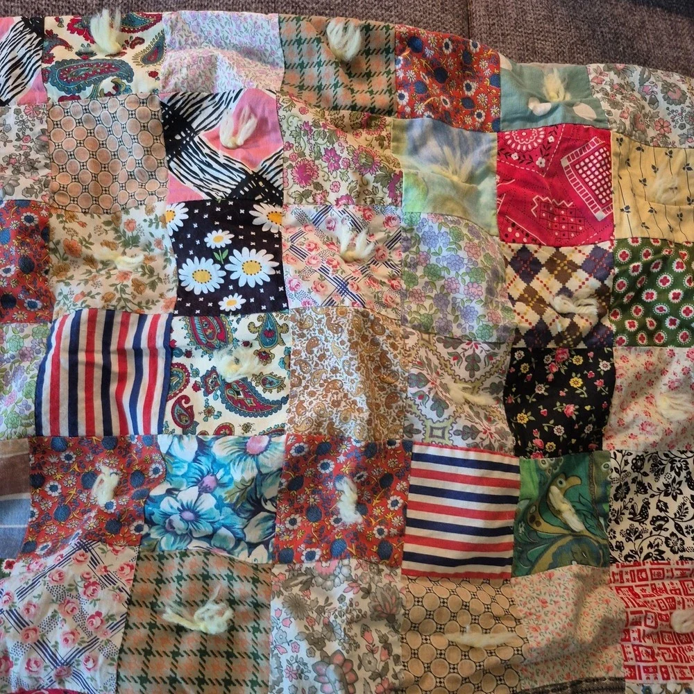 VTG Handmade Patchwork Lap Quilt Cotton Paisley Floral 34
